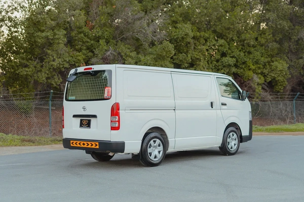Hiace Standard Roof | Delivery Van | GCC Specs | Ref#T27785