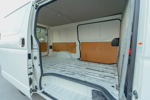 Hiace Standard Roof | Delivery Van | GCC Specs | Ref#T27785