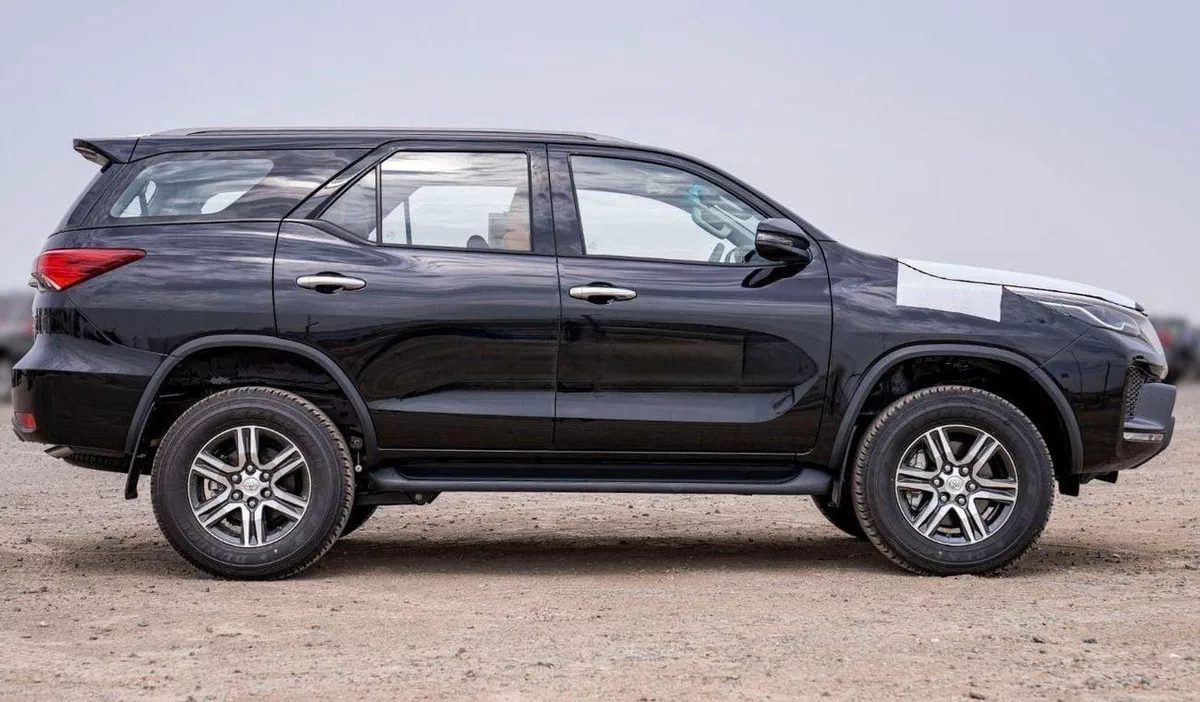Toyota Fortuner EXR FORTUNER 2.7L 4WD PETROL 2025-4-0
