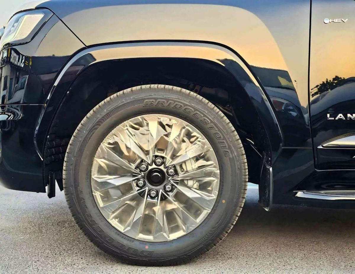 Toyota Land Cruiser VXR HEV HYBRID || 3.5L PETROL V6 / RADAR / 360*CAMERA / REAR ENTERTAINMENT DVD / FULL OPTION-10-0