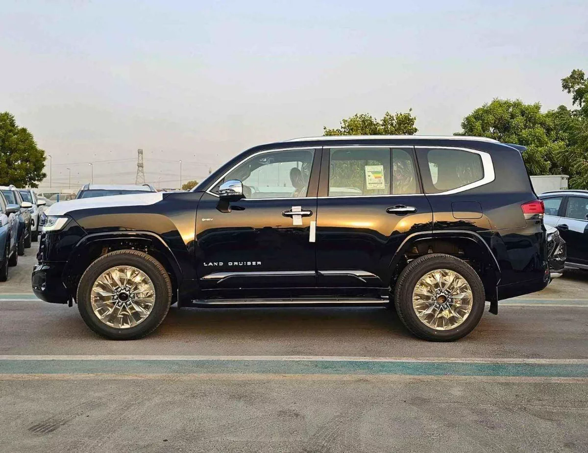 Toyota Land Cruiser VXR HEV HYBRID || 3.5L PETROL V6 / RADAR / 360*CAMERA / REAR ENTERTAINMENT DVD / FULL OPTION-2-0