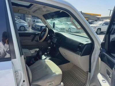 Mitsubishi Pajero 2014 fullopshi white color GCzc calen car-9