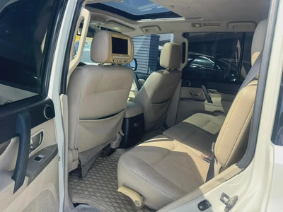 Mitsubishi Pajero 2014 fullopshi white color GCzc calen car-4