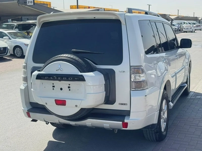 Mitsubishi Pajero 2014 fullopshi white color GCzc calen car-5