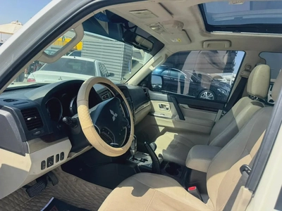 Mitsubishi Pajero 2014 fullopshi white color GCzc calen car-8