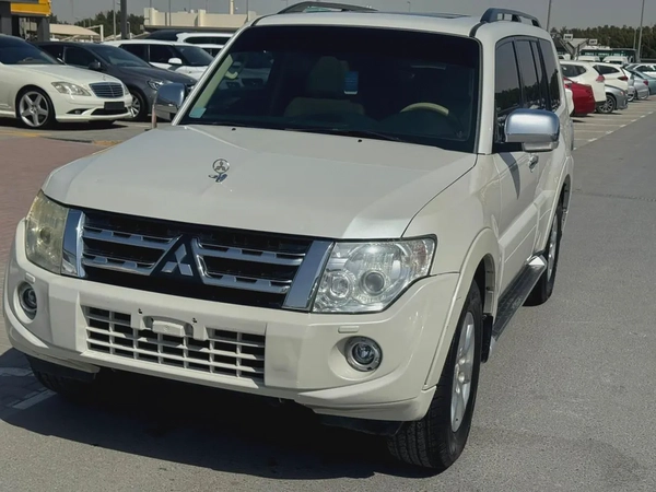 Mitsubishi Pajero 2014 fullopshi white color GCzc calen car