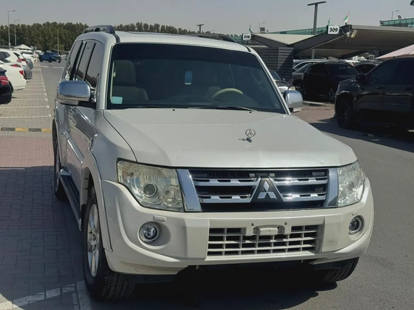 Mitsubishi Pajero 2014 fullopshi white color GCzc calen car