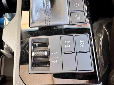 2025 PRADO RIGHT HAND DRIVE AR- HIGH 2.8L DIESEL 0KM-8