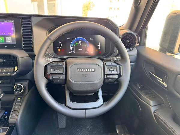 2025 PRADO RIGHT HAND DRIVE AR- HIGH 2.8L DIESEL 0KM