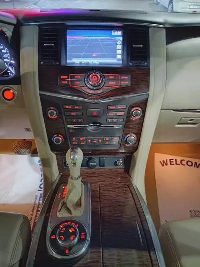 NISSAN PATROL GCC SE PLATINUM ONE OWNER PERFECT CONDITION-13