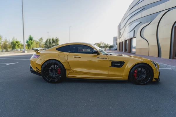 2017 Mercedes-Benz AMG-GT S RWD | Original 700 GTR wide body kit | GCC Specs