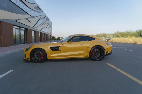 2017 Mercedes-Benz AMG-GT S RWD | Original 700 GTR wide body kit | GCC Specs