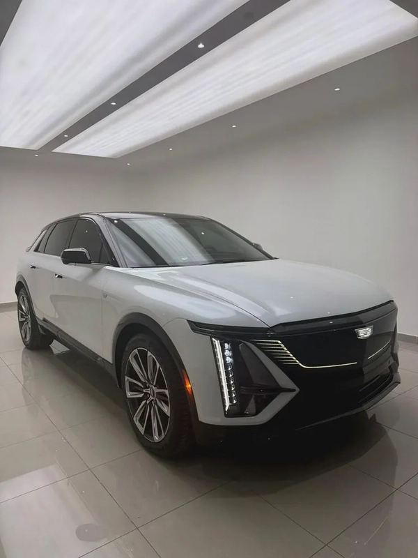 2025 Cadillac Lyriq Sport - GCC Specs - Brand New - Authorized Dealer