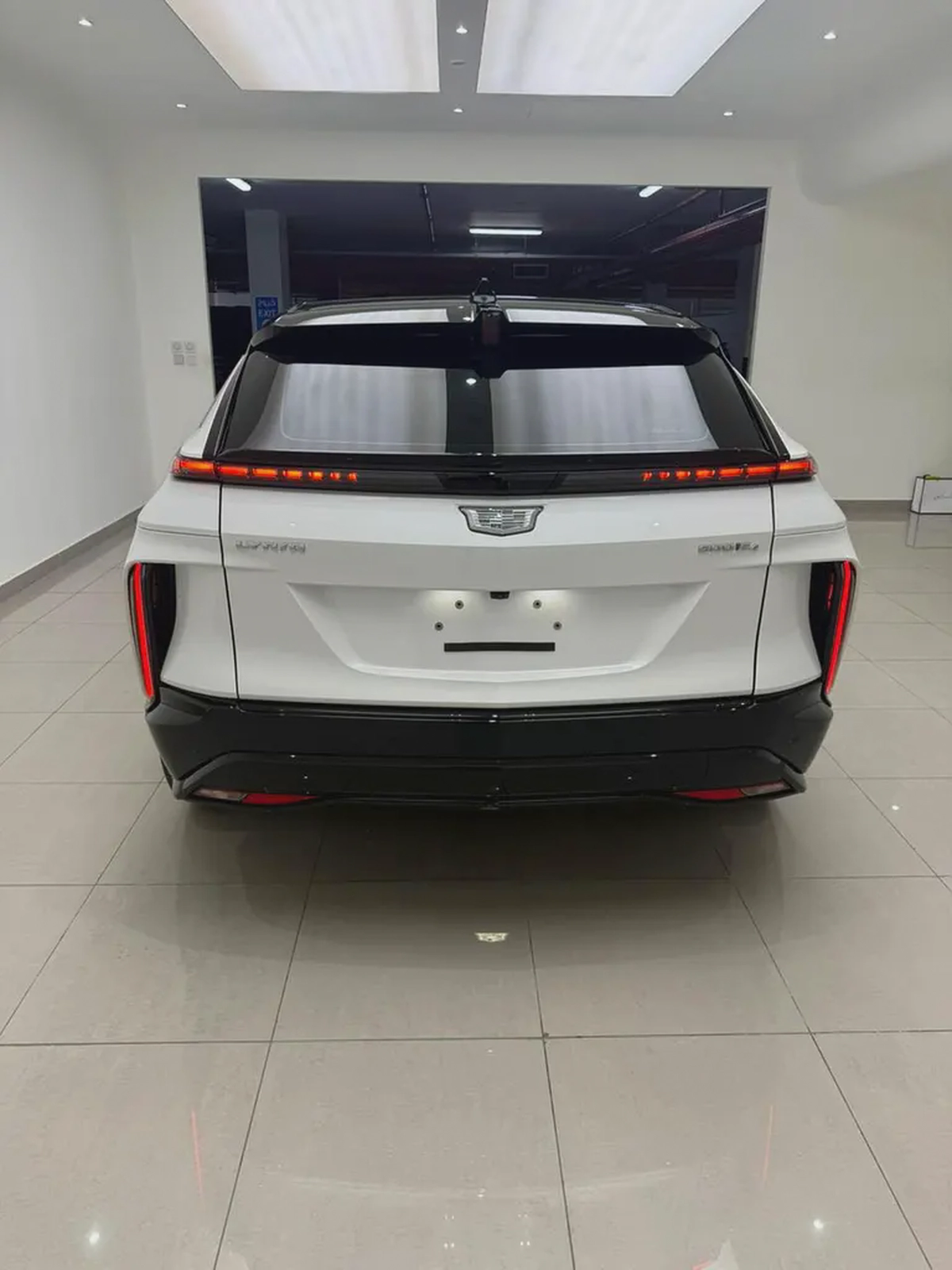 2025 Cadillac Lyriq Sport - GCC Specs - Brand New - Authorized Dealer-4-4