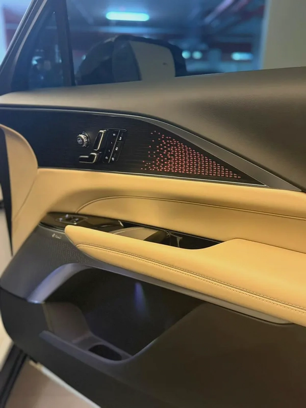 2025 Cadillac Lyriq Sport - GCC Specs - Brand New - Authorized Dealer