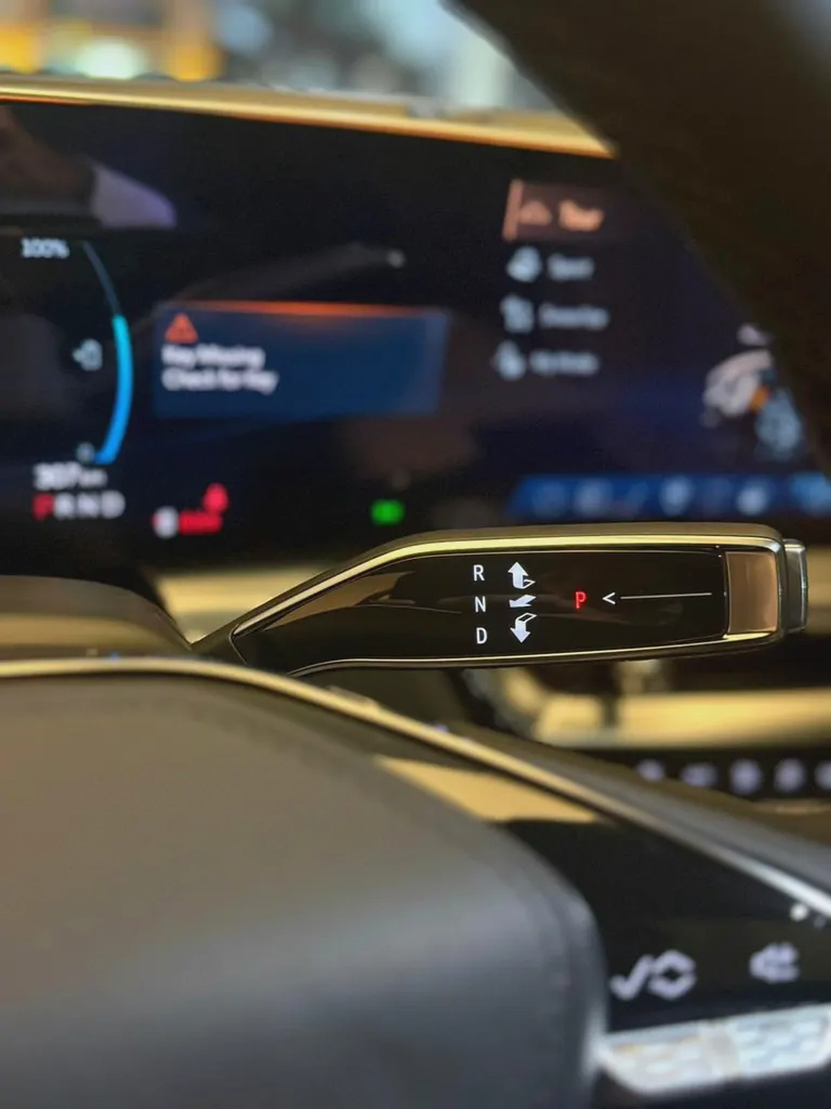 2025 Cadillac Lyriq Sport - GCC Specs - Brand New - Authorized Dealer-7-7