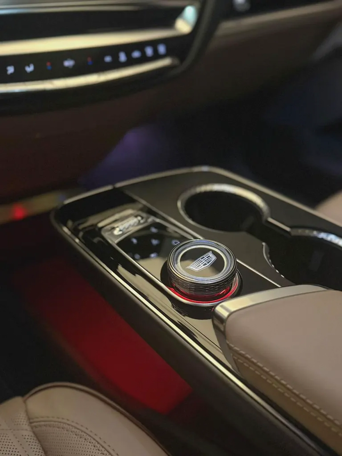 2025 Cadillac Lyriq Sport - GCC Specs - Brand New - Authorized Dealer-8-8