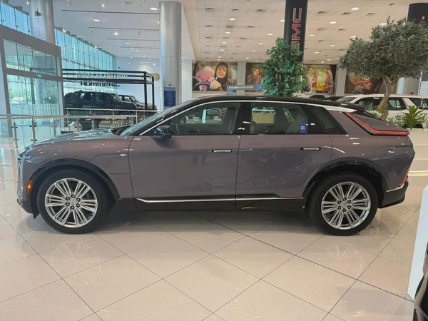 2025 Cadillac Lyriq Sport - GCC Specs - Brand New - Authorized Dealer
