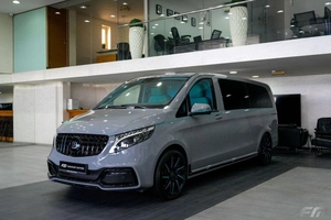 Mercedes Benz V 250 VIP BUSINESS VAN –  FULL LUXURY OPTION | BRAND NEW | GCC | 2023