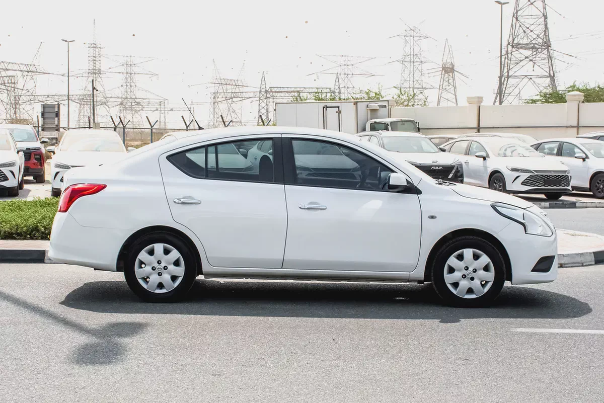 2023 - NISSAN SUNNY - GCC SPECS - ONLY 38,000 KM DONE-3-3