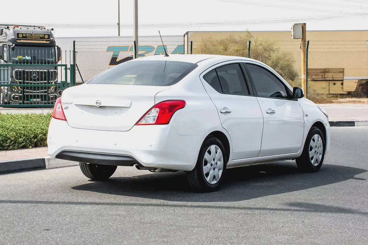 2023 - NISSAN SUNNY - GCC SPECS - ONLY 38,000 KM DONE-5-5