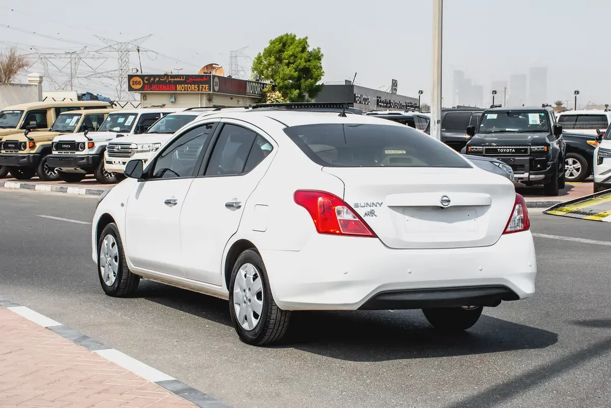 2023 - NISSAN SUNNY - GCC SPECS - ONLY 38,000 KM DONE-7-7