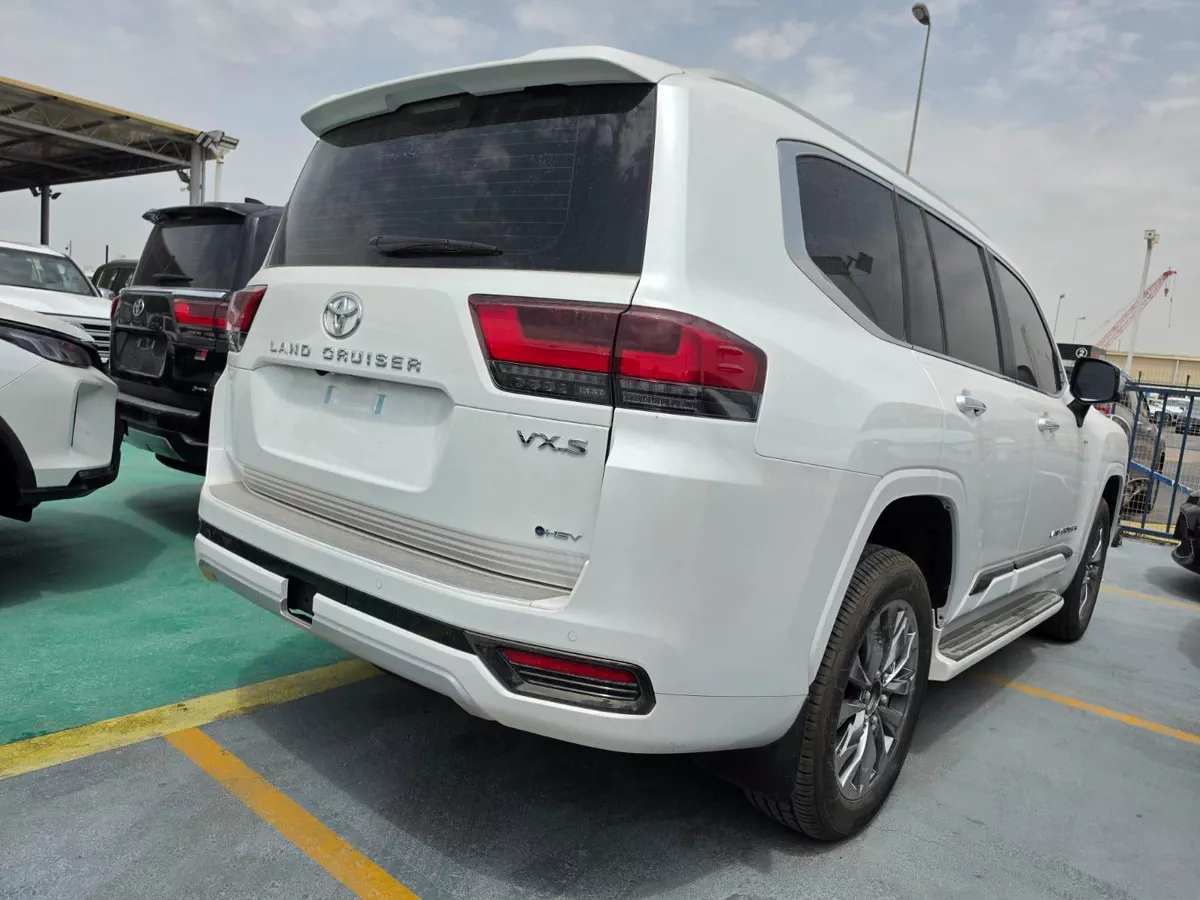 TOYOTA LAND CRUISER LC300 VXS 3.5L HYBRID 2026-8-8