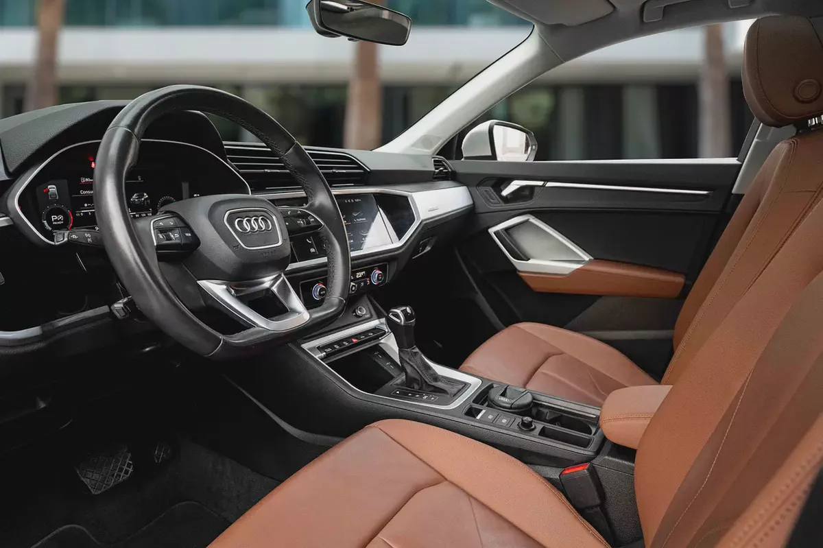 2,155 P.M |  Q3 Sportback S-line | 0% Downpayment | Perfect Condition!-8-8