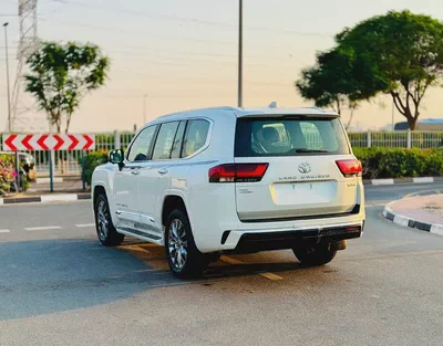 Toyota LC300 3.5L GXR TT GCC 2026 Brand New For Export-3