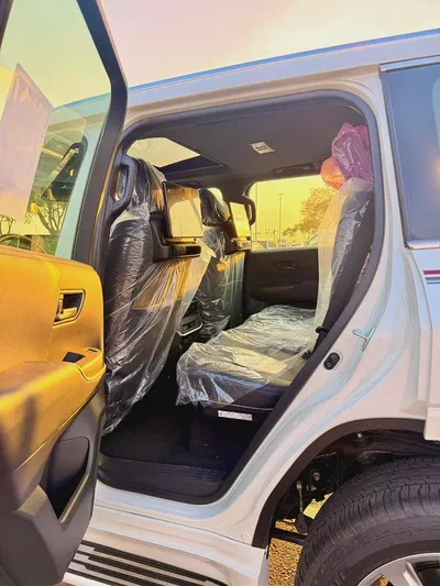 Toyota LC300 3.5L GXR TT GCC 2026 Brand New For Export-8