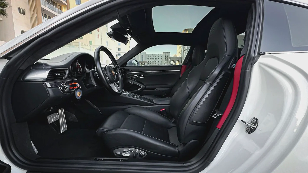 2015 | Porsche Carrera 911 Turbo S | Low Mileage | Warranty | 560HP | Excellent Condition-8-8