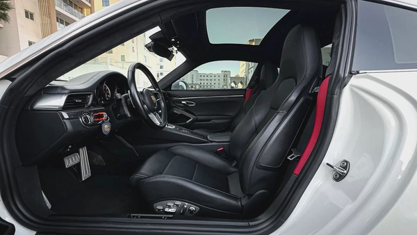 2015 | Porsche Carrera 911 Turbo S | Low Mileage | Warranty | 560HP | Excellent Condition
