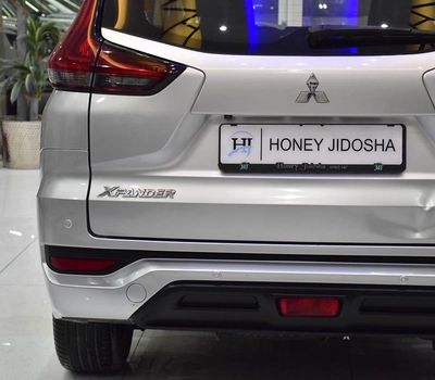 Mitsubishi Xpander ( 2022 Model ) in Silver Color GCC Specs-9
