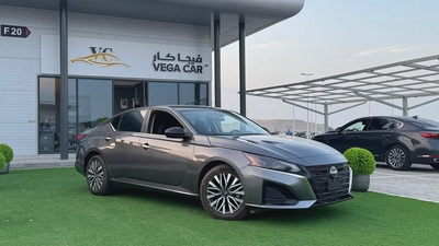 Nissan Altima sv 2024 7000km only-1