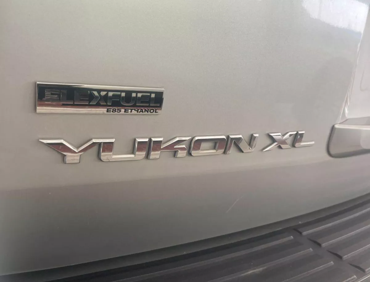 GMC Yukon SLT XL 5.3L-8CYL SUNROOF EXCELLENT CONDITION-15-0