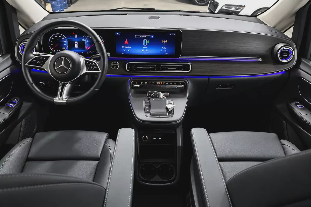 Mercedes-Benz V-Class V 300 2025 | Brand New | GCC Specs | Luxury VIP Edition-9-9