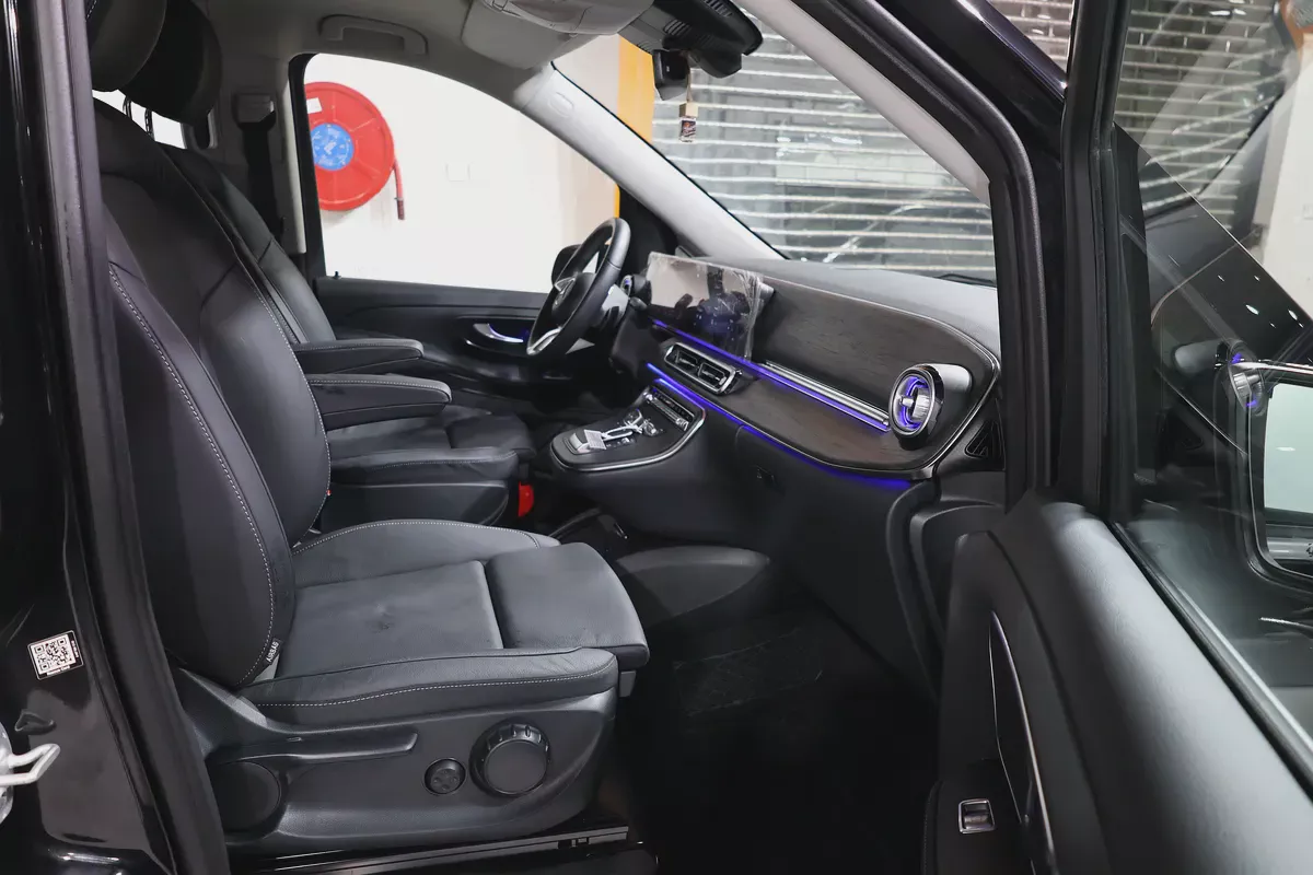 Mercedes-Benz V-Class V 300 2025 | Brand New | GCC Specs | Luxury VIP Edition-11-11