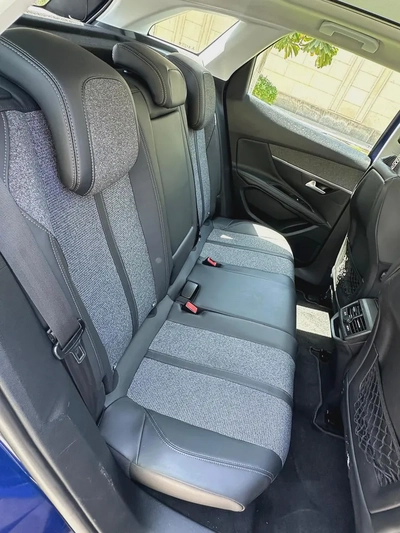2018 Peugeot 3008 Allure G.C.C First Owner No Accidents-9