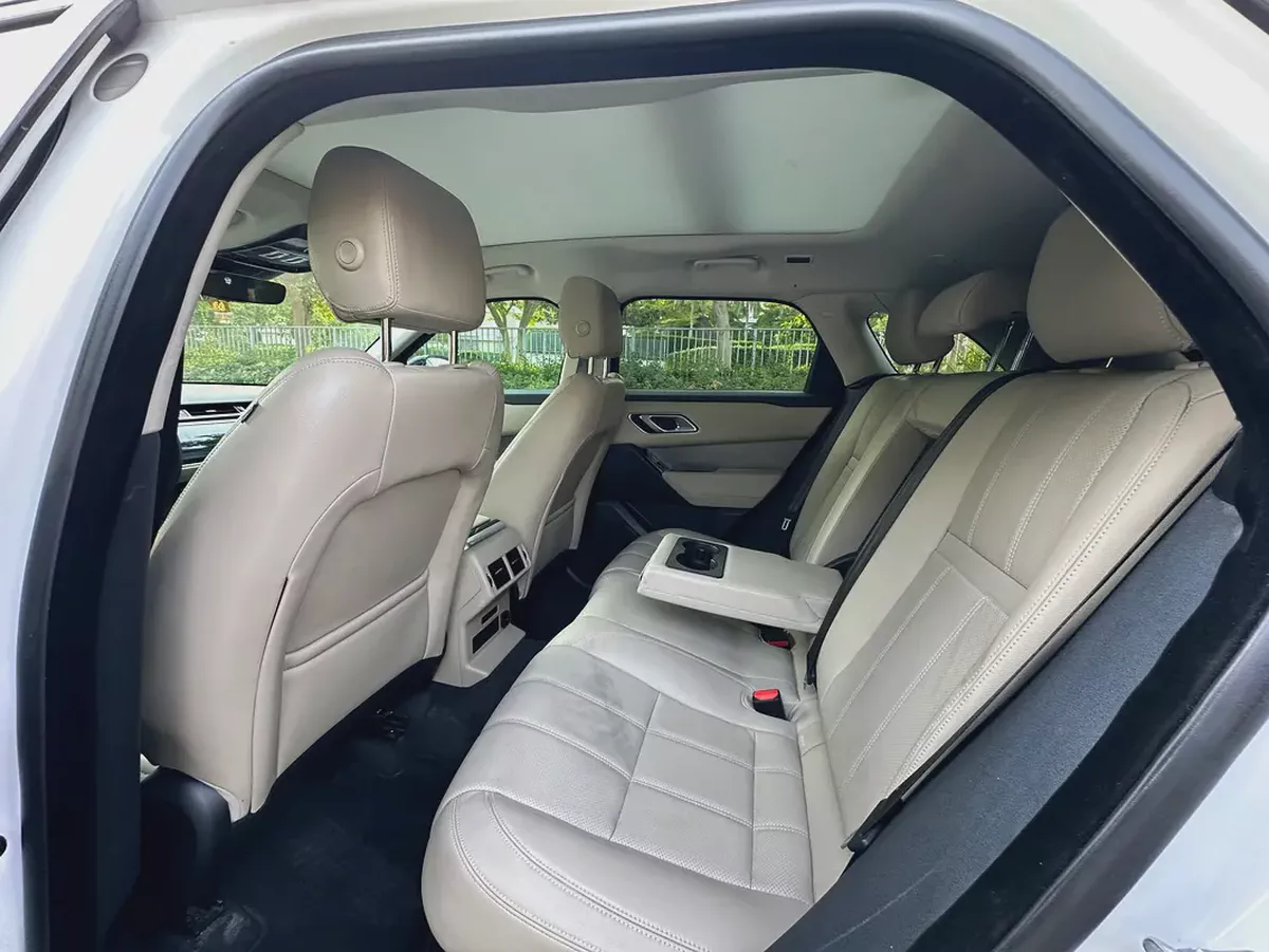 Pristine 2023 Land Rover Range Rover Velar - Sleek & Modern-9-9