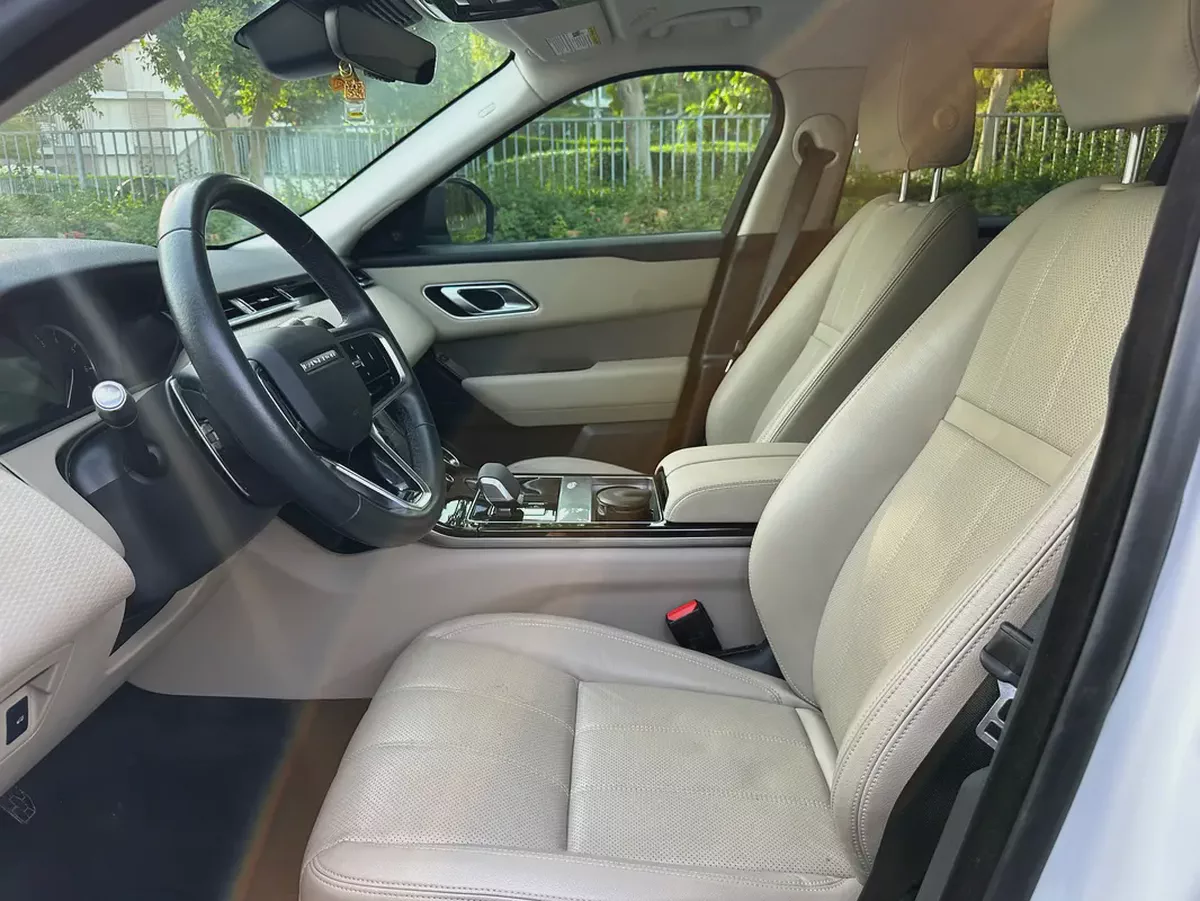 Pristine 2023 Land Rover Range Rover Velar - Sleek & Modern-10-10