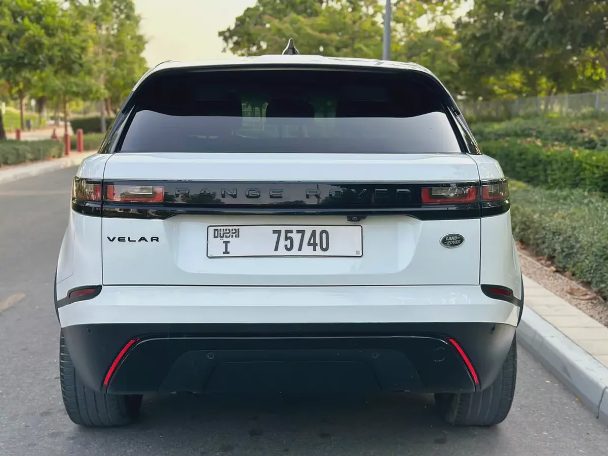 Pristine 2023 Land Rover Range Rover Velar - Sleek & Modern-4-4