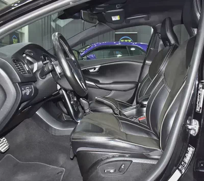 EXCELLENT DEAL for our Volvo V40 T5 R-Design ( 2018 Model ) in Black Color GCC Specs-9