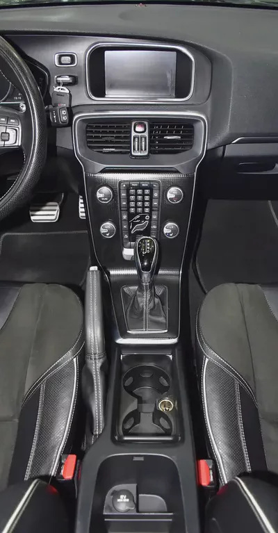 EXCELLENT DEAL for our Volvo V40 T5 R-Design ( 2018 Model ) in Black Color GCC Specs-14