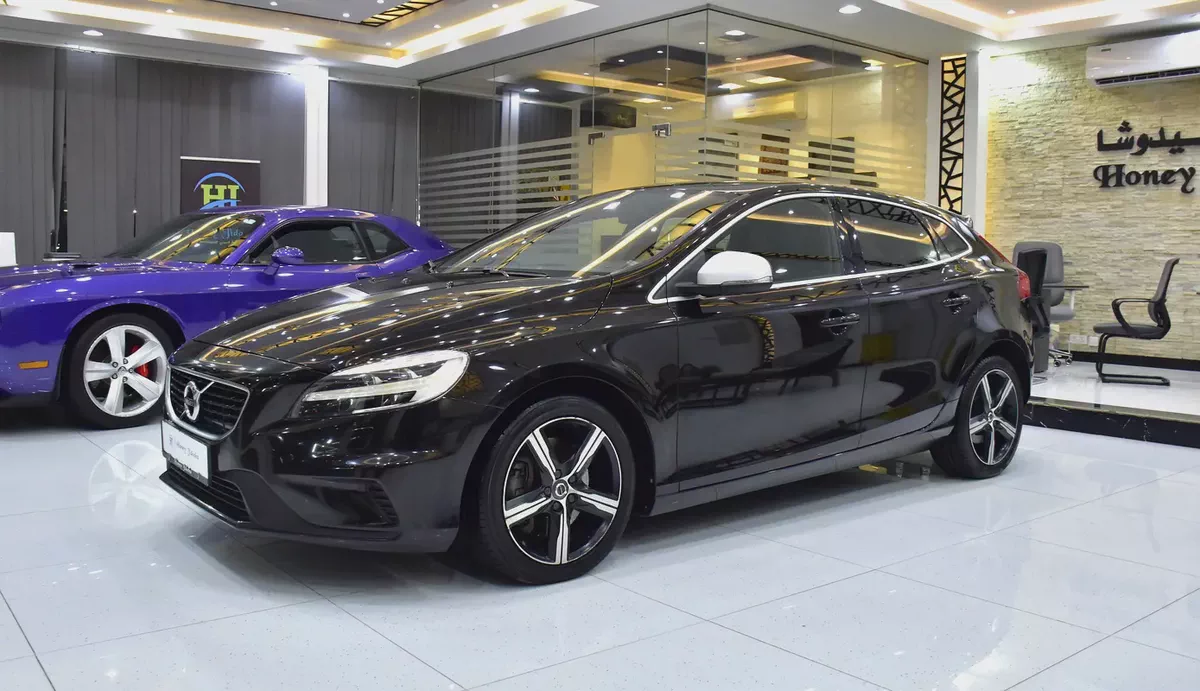 EXCELLENT DEAL for our Volvo V40 T5 R-Design ( 2018 Model ) in Black Color GCC Specs-1-1