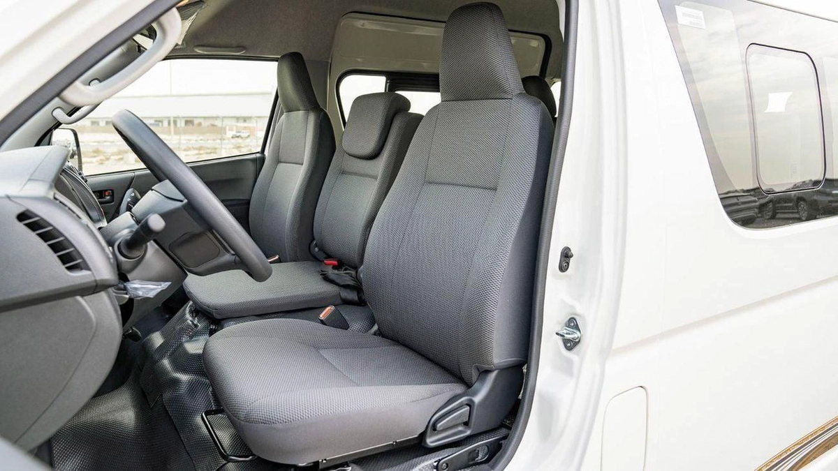 Toyota Hiace GL TOYOTA HIACE HR 2.7P MT 16 SEATER  - WHITE-21-0