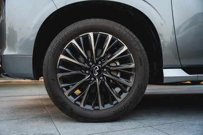 Infiniti QX80 Autograph 2025 GCC Specs Agency Warranty Full Service History 3.5L Twin Turbo V6-2
