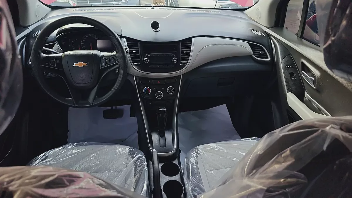 Chevrolet Trax LT 2020 | GCC Specs | Low Mileage | Perfect Condition-10-10