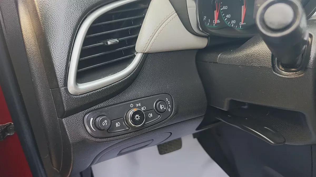Chevrolet Trax LT 2020 | GCC Specs | Low Mileage | Perfect Condition-12-12
