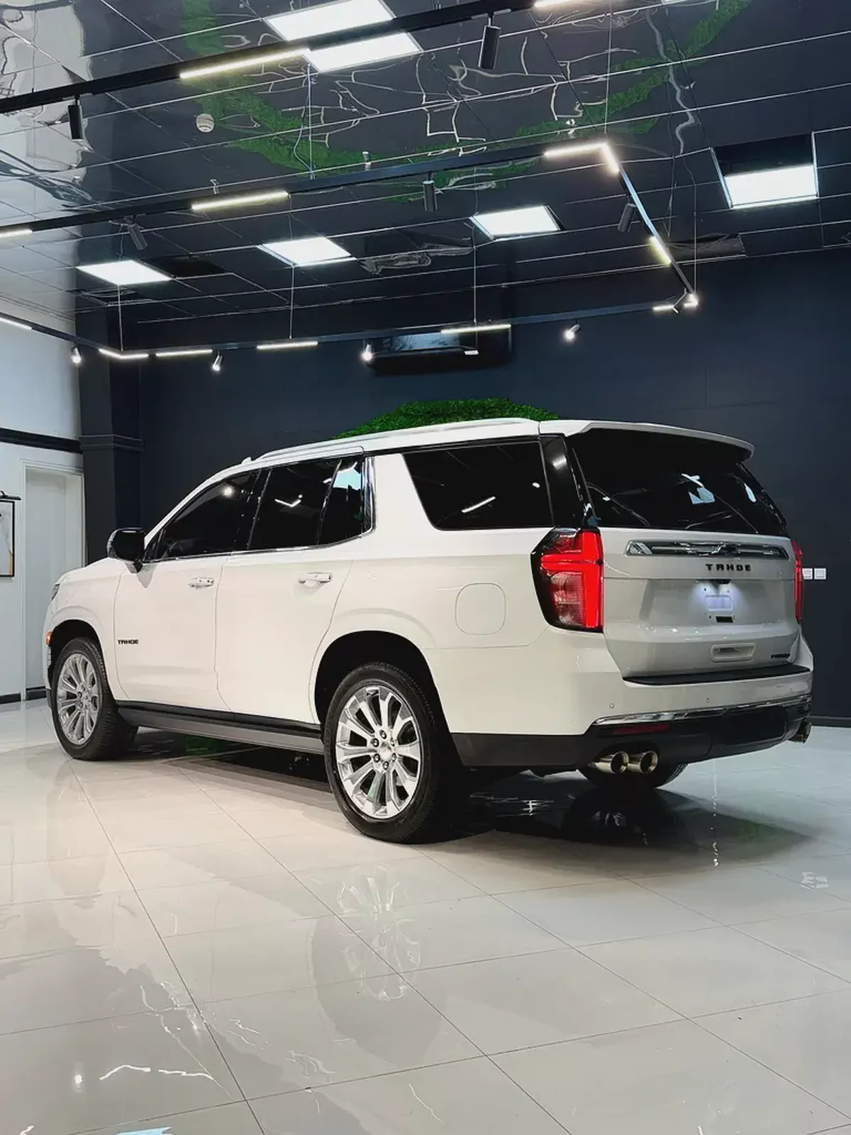 2023 Chevrolet Tahoe Premier GCC Specs in Pristine Condition-7-7