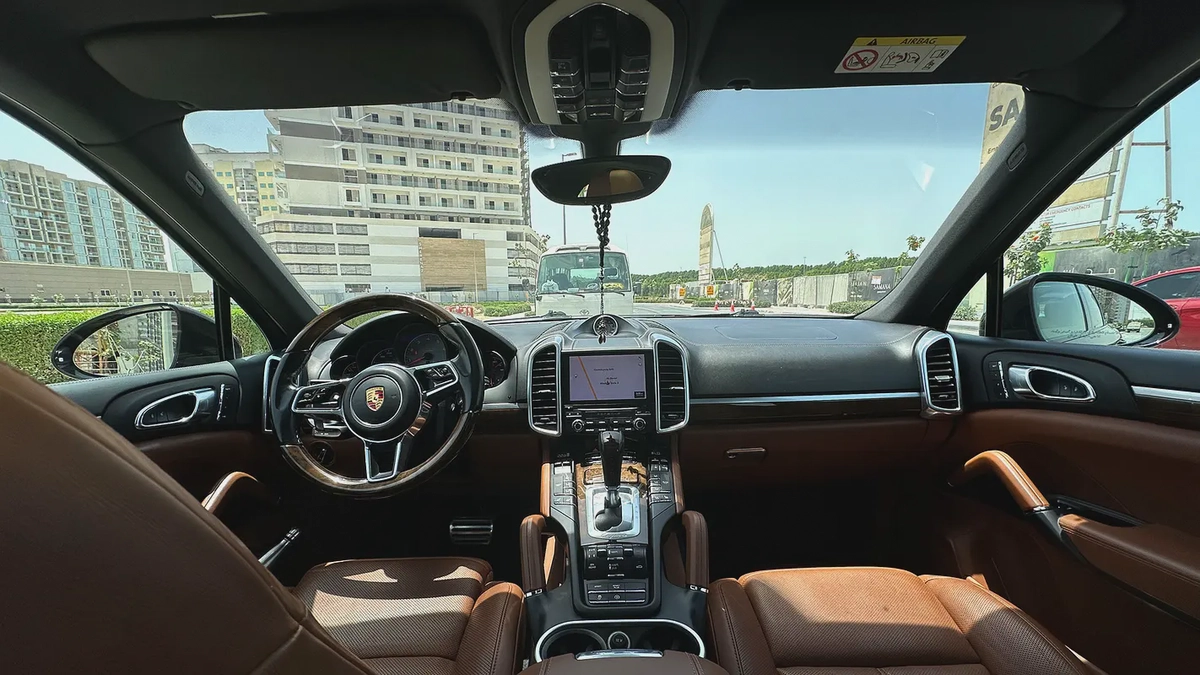 Porsche Cayenne S Platinum Edition 2018 GCC Full Service History